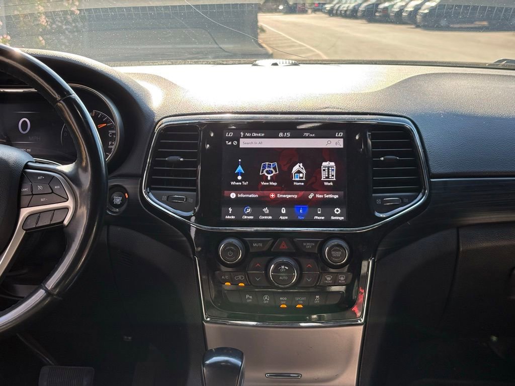 Used 2020 Jeep Grand Cherokee Altitude AWD/4WD image 12