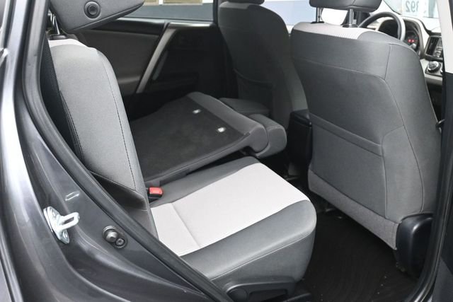 Used 2015 Toyota RAV4 LE FWD image 24