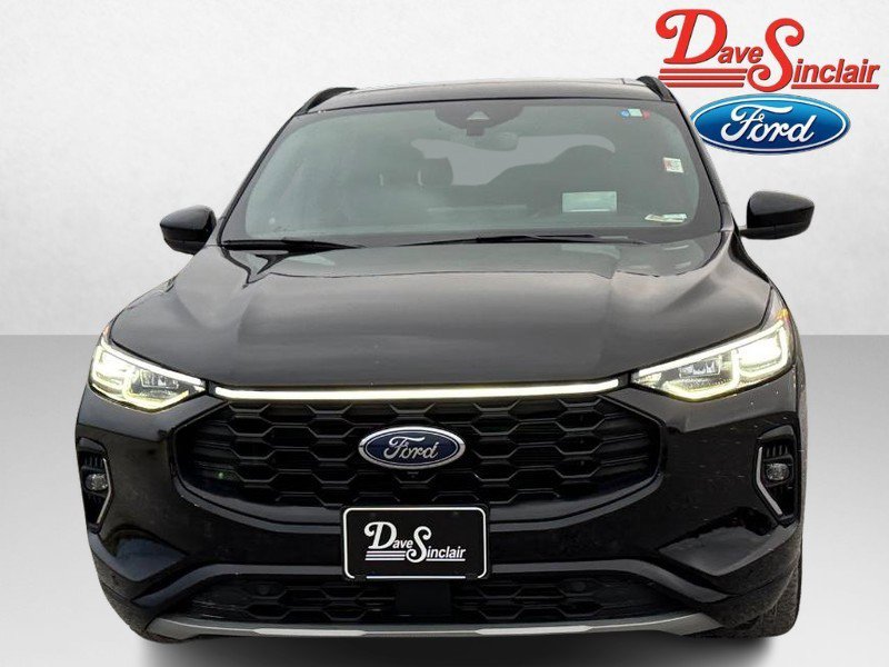Used 2023 Ford Escape ST-Line Elite w/ Premium Technology Package AWD/4WD image 2