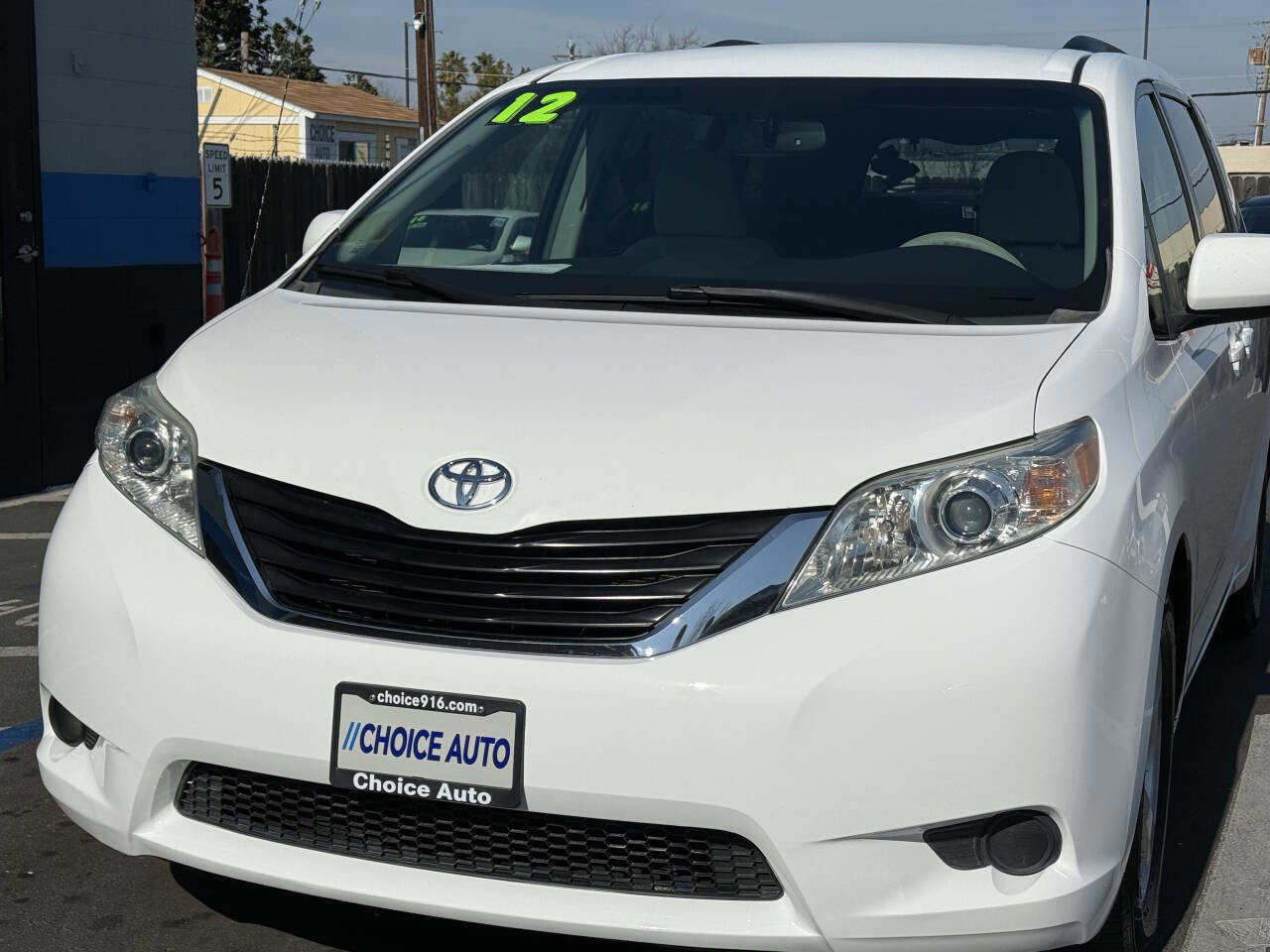 Used 2012 Toyota Sienna LE image 21