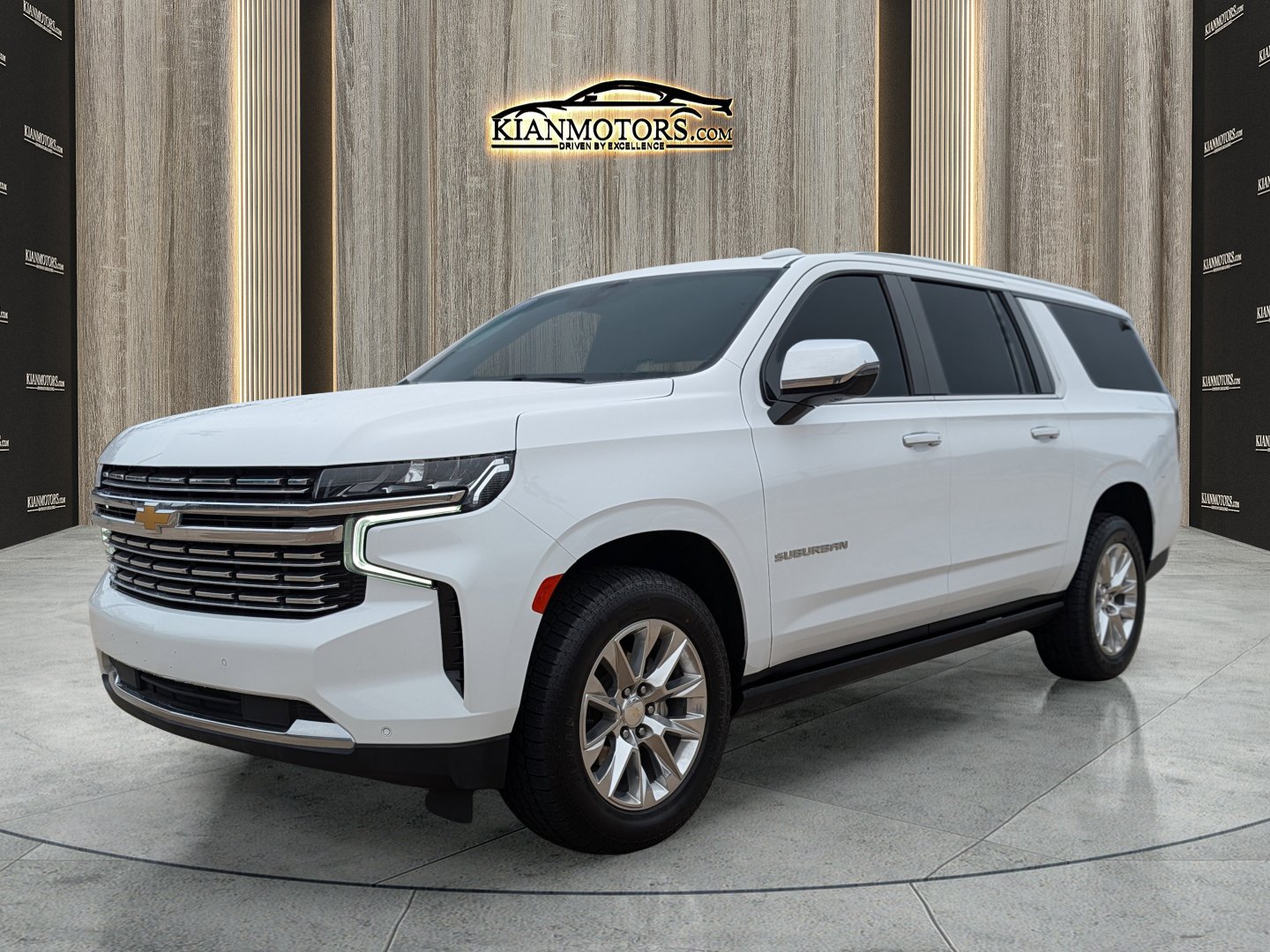 Used 2022 Chevrolet Suburban Premier w/ Max Trailering Package AWD/4WD image 4