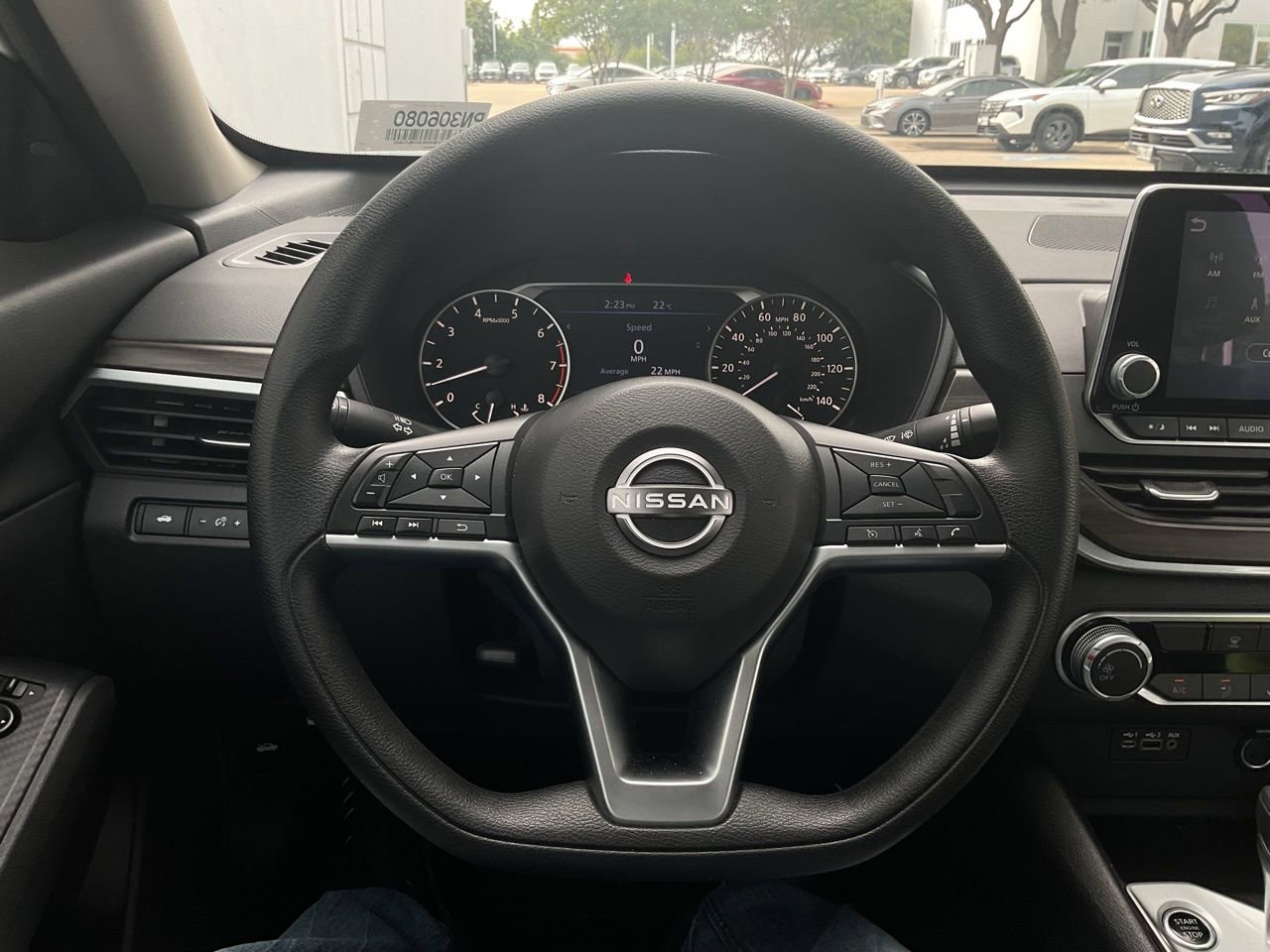 Used 2025 Nissan Altima 2.5 SV FWD image 31