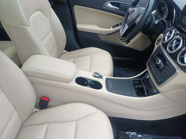 Used 2015 Mercedes-Benz GLA 250 4MATIC image 23