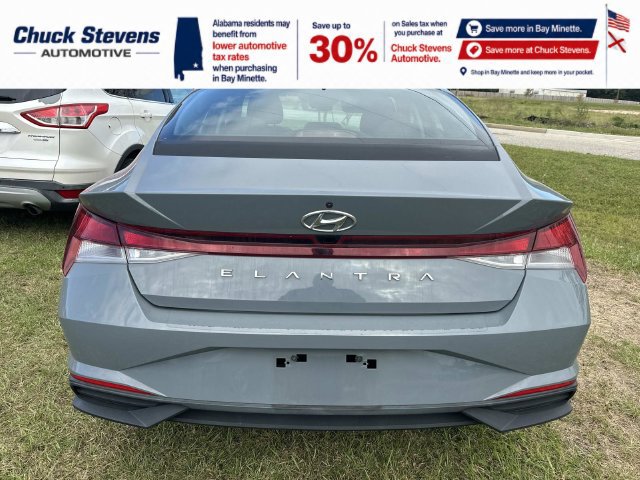 Used 2021 Hyundai Elantra SEL FWD image 3