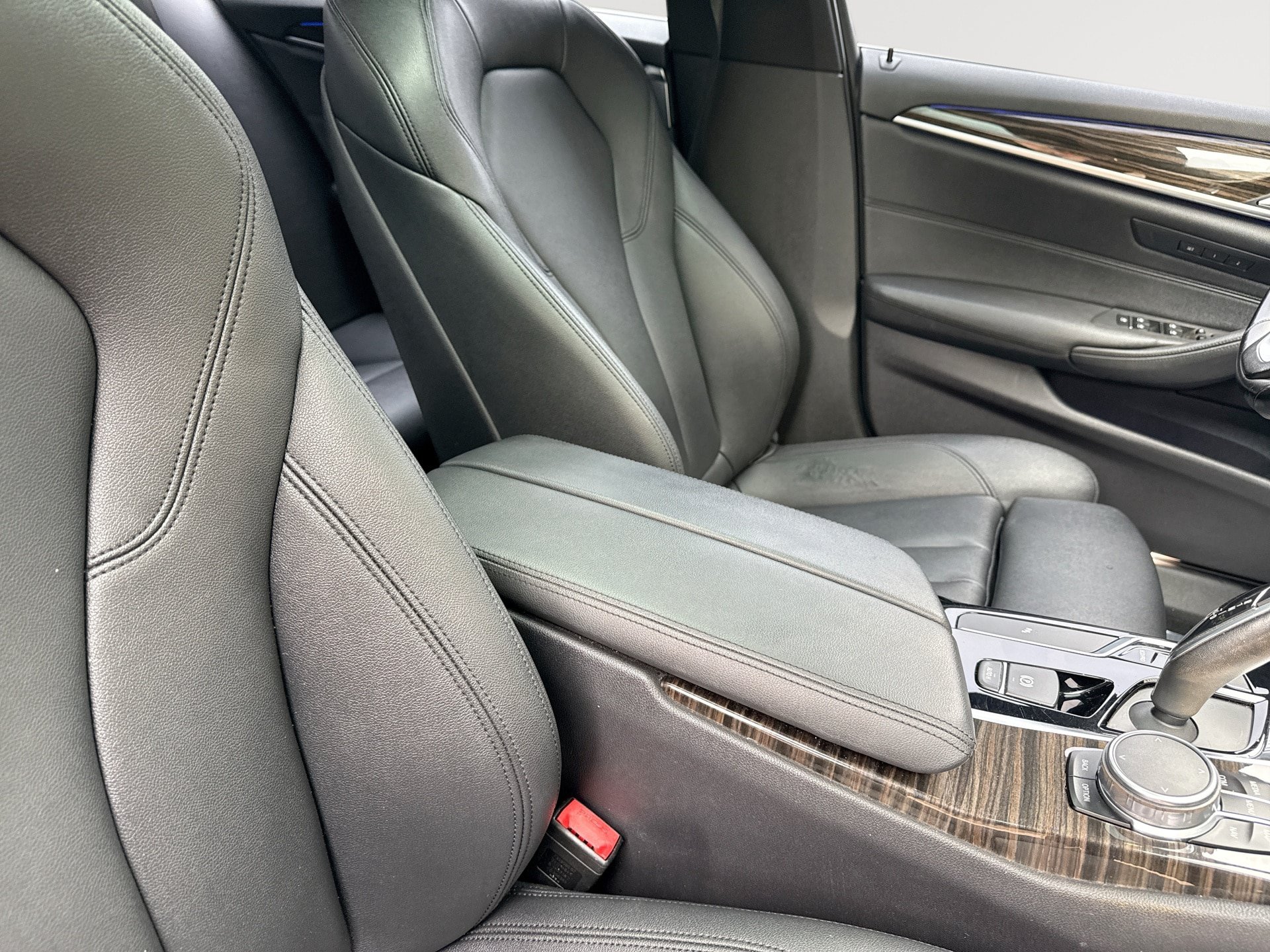 Used 2018 BMW 530i xDrive w/ Premium Package AWD/4WD image 24