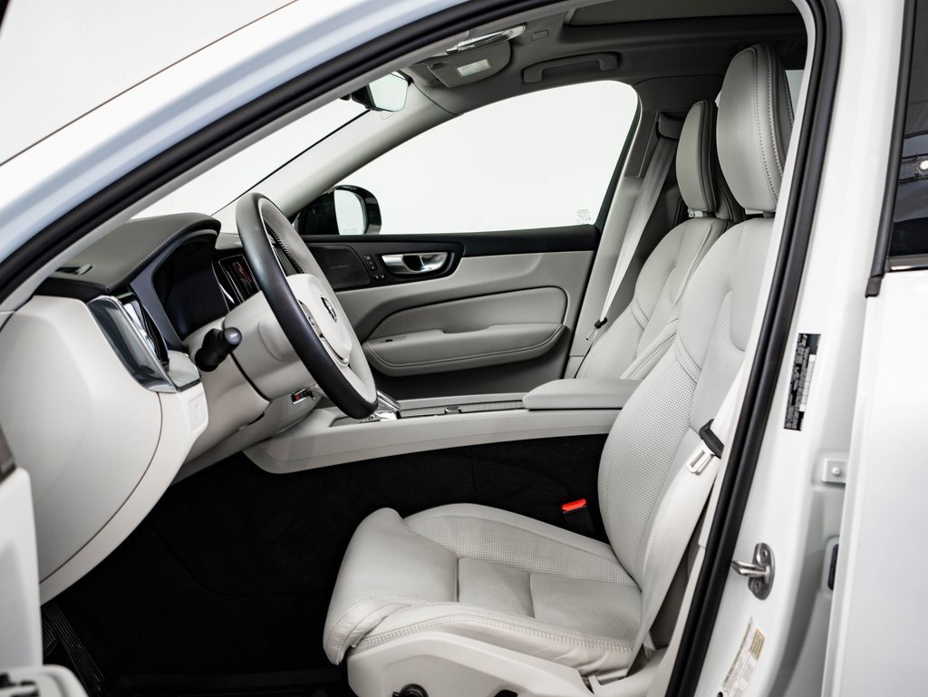 Used 2025 Volvo XC60 B5 Ultra w/ Protection Package Premier image 23