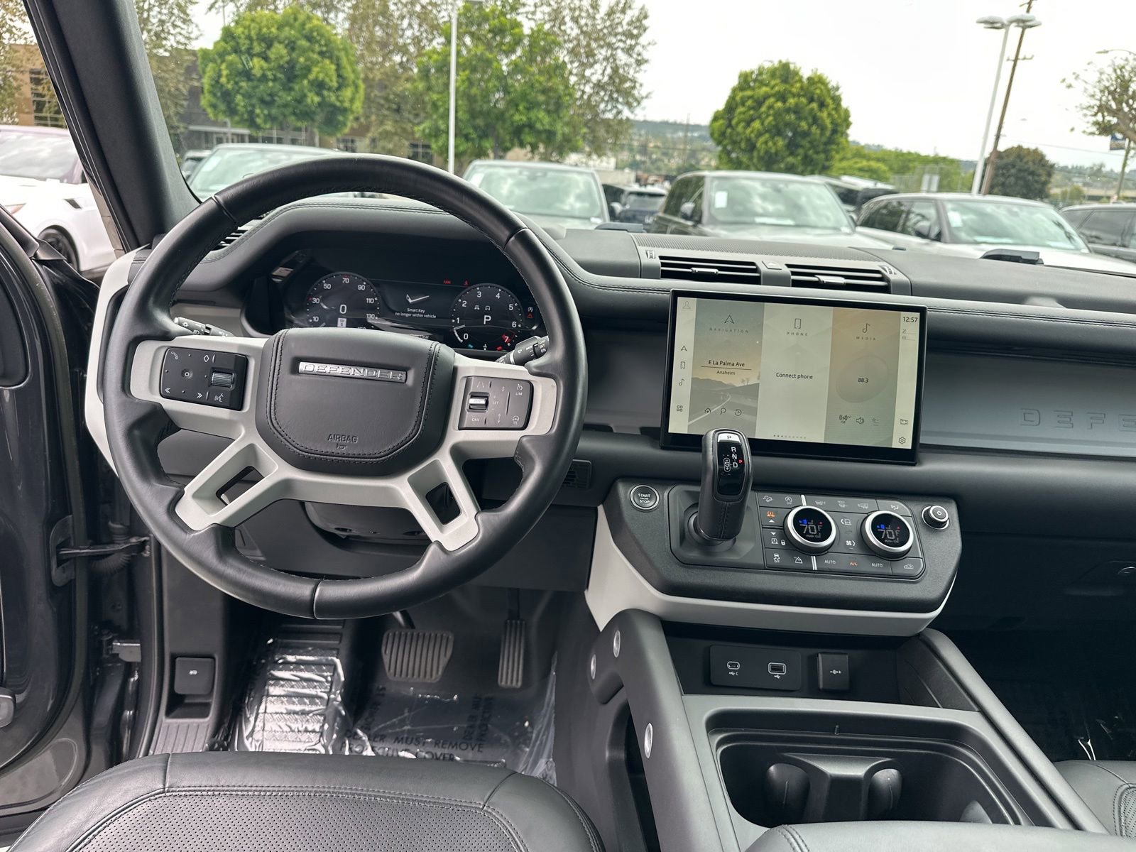 Used 2023 Land Rover Defender 130 SE AWD/4WD image 18