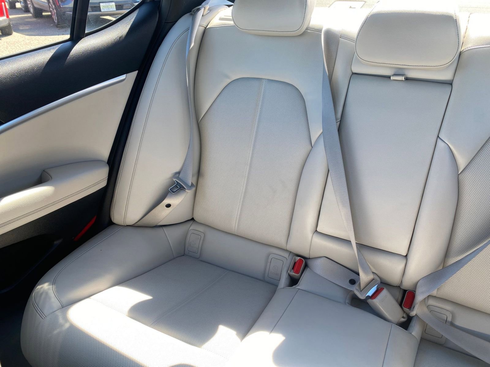 Used 2025 Genesis G70 2.5T image 41