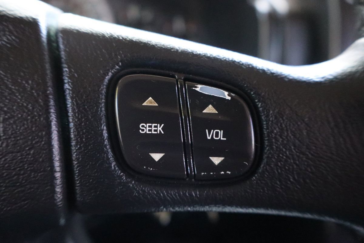 Used 2005 HUMMER H2 SUT w/ Preferred Equipment Group AWD/4WD image 32