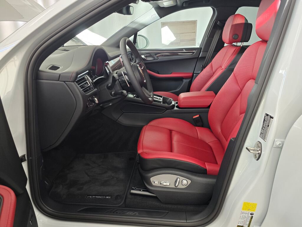 New 2026 Porsche Macan image 14