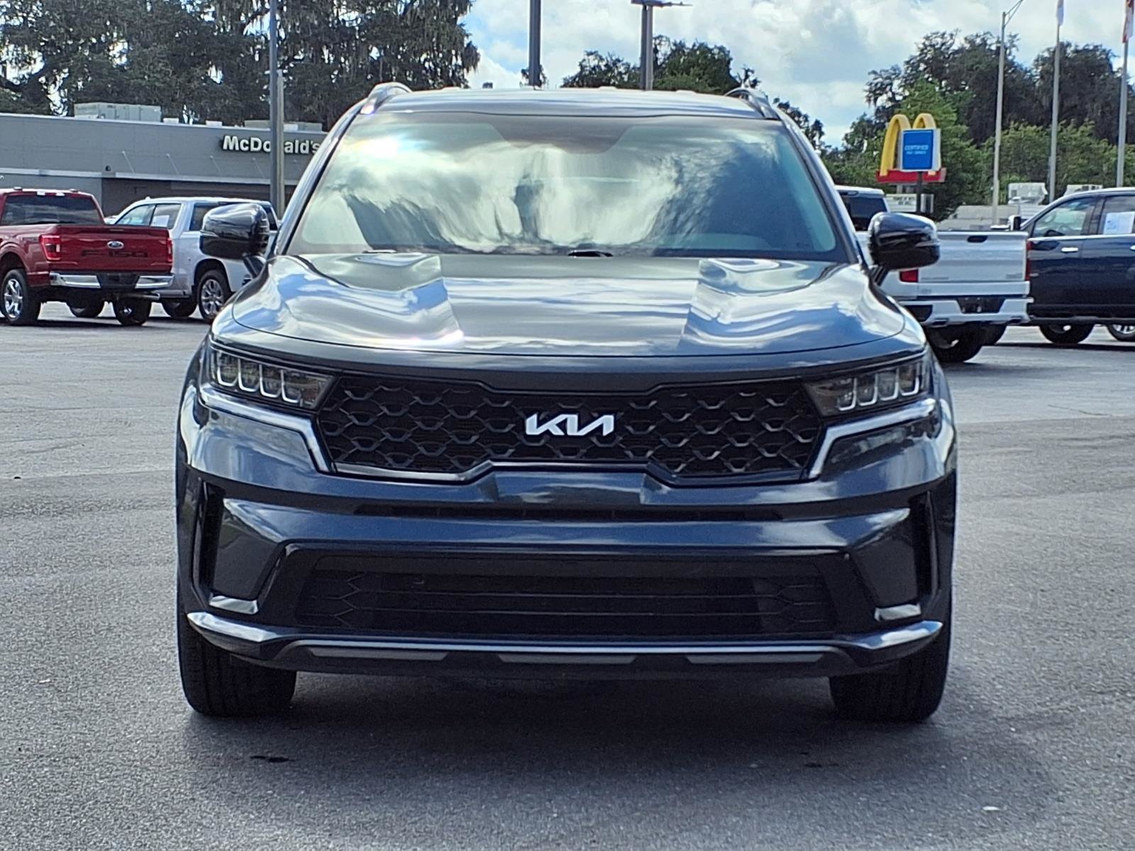 Used 2023 Kia Sorento S FWD image 2