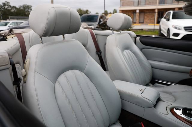 Used 2003 Jaguar XK8 Convertible image 19