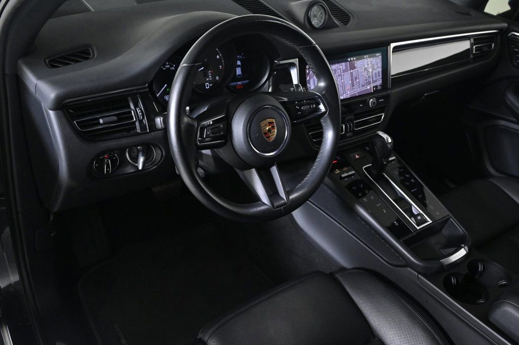 Certified 2023 Porsche Macan S image 4