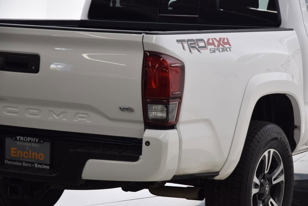 Used 2019 Toyota Tacoma TRD Sport w/ Technology Package AWD/4WD image 5