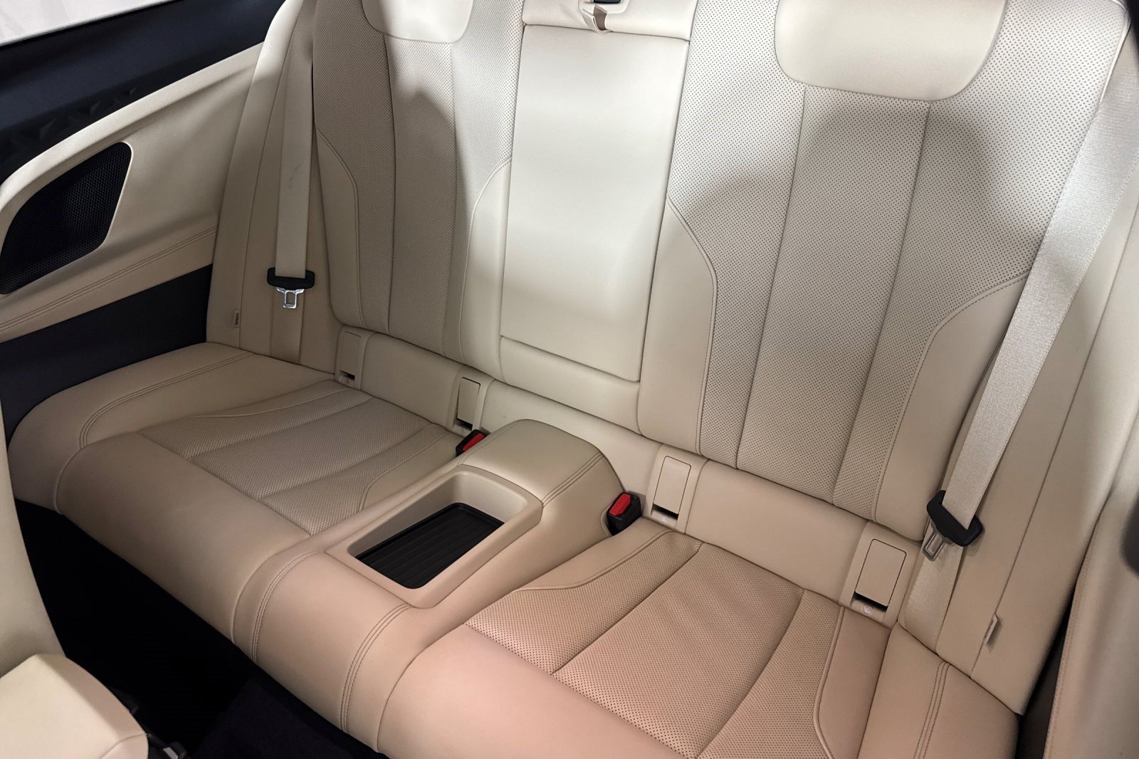 Used 2024 BMW 230i Coupe w/ Convenience Package RWD image 25