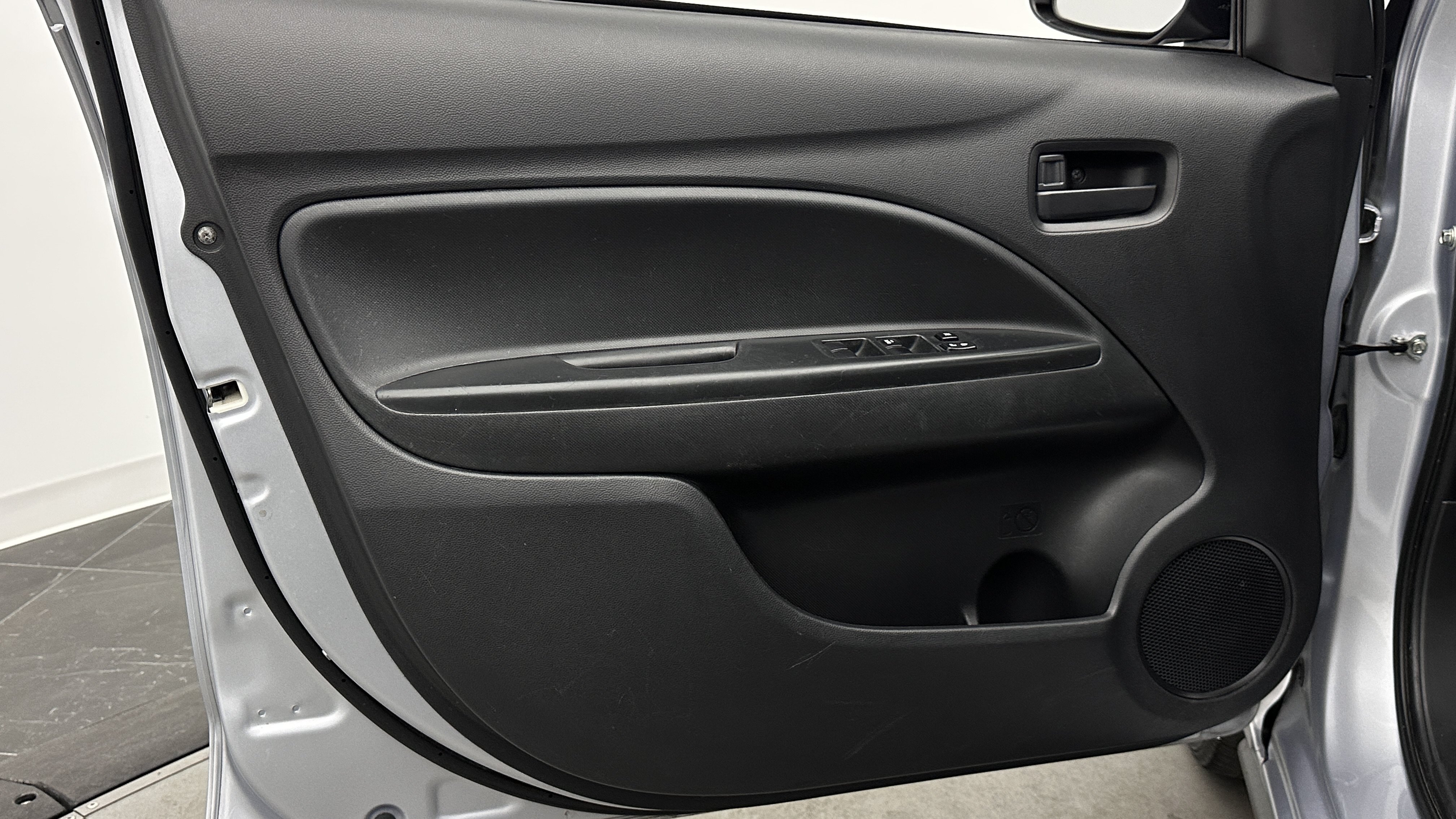 Used 2024 Mitsubishi Mirage ES FWD image 10