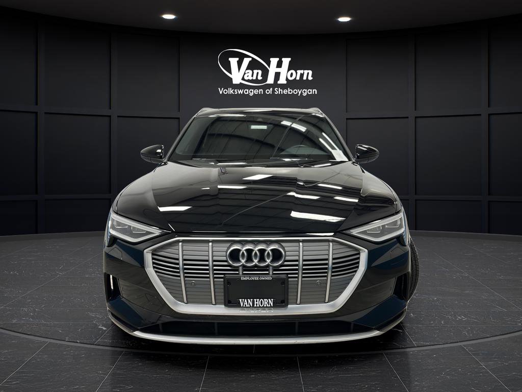 Used 2022 Audi e-tron Premium w/ Towing Package image 2