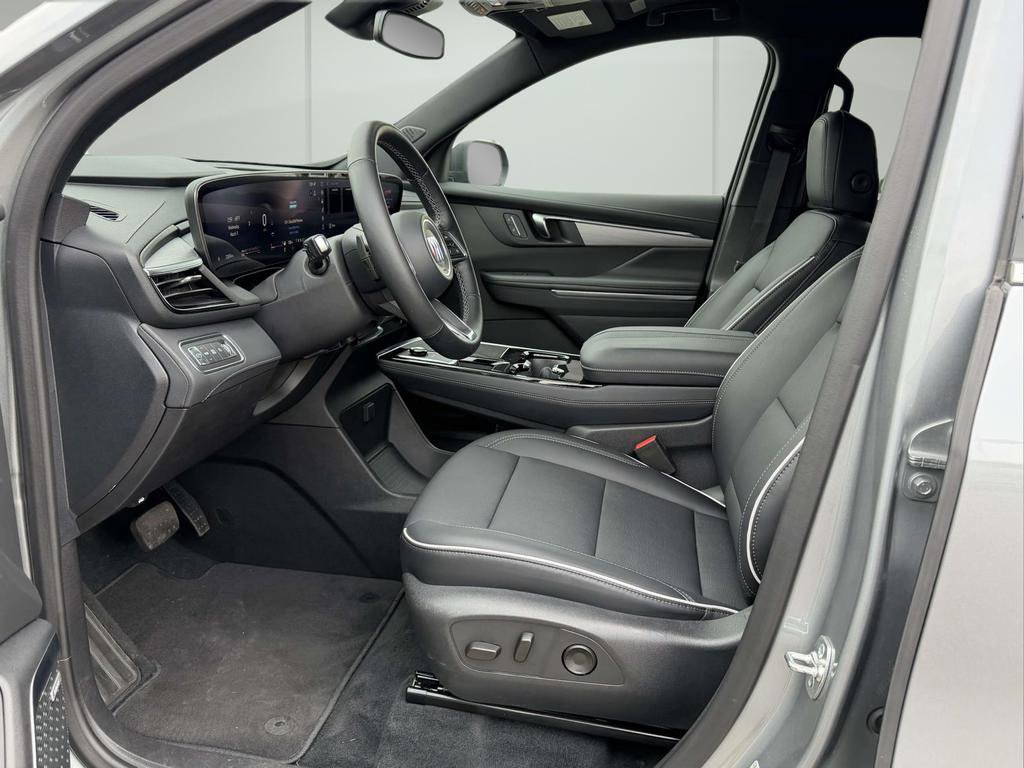 Used 2025 Buick Enclave Preferred FWD image 15