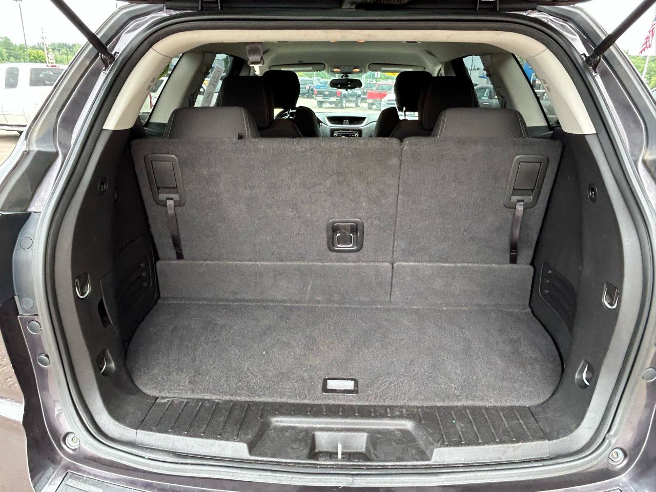 Used 2015 Chevrolet Traverse LT w/ Style and Technology Package FWD image 18