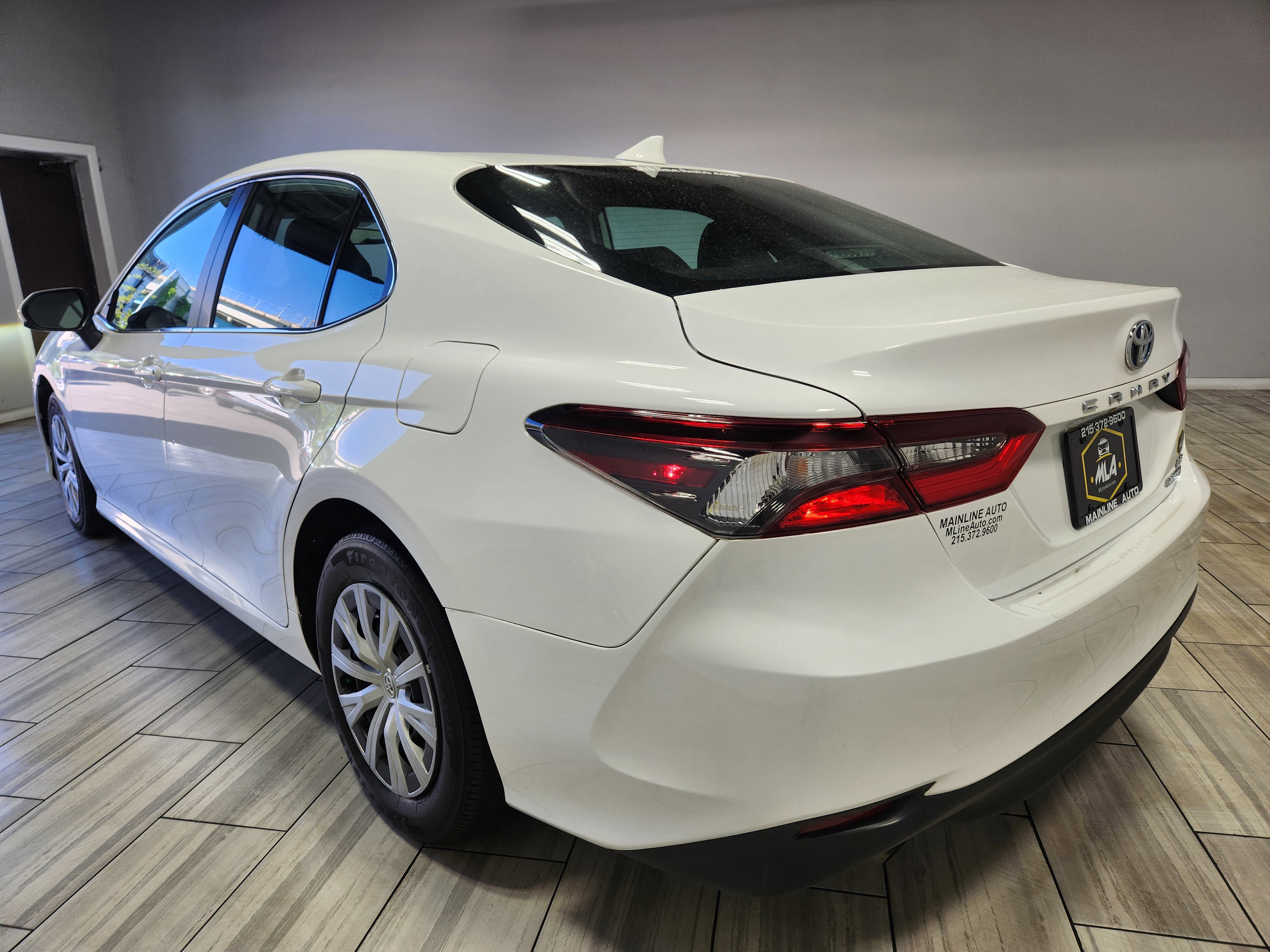 Used 2022 Toyota Camry LE FWD image 3