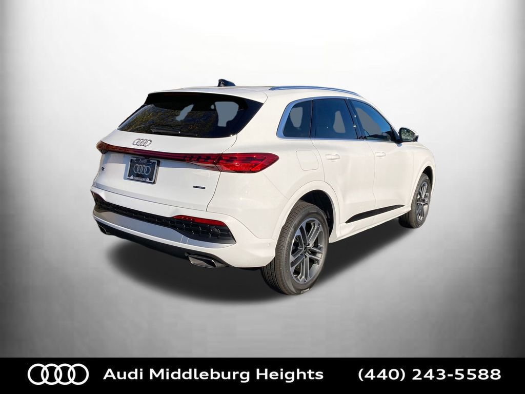 Used 2025 Audi Q5 Premium w/ Convenience Package image 9