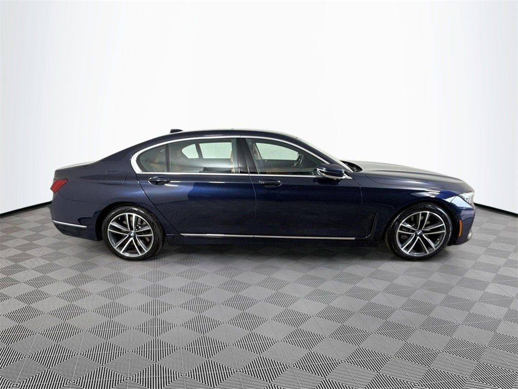 Used 2021 BMW 750i xDrive w/ Executive Package image 9