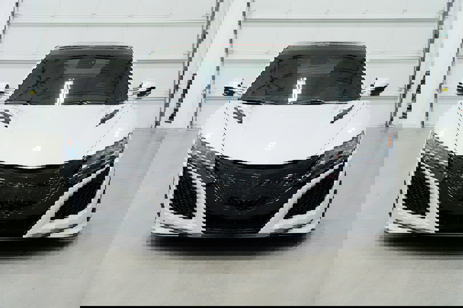 Used 2017 Acura NSX image 2