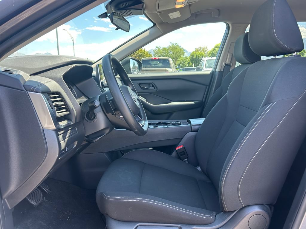 Used 2024 Nissan Rogue S AWD/4WD image 26