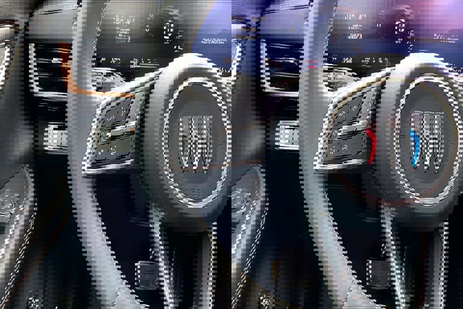 Used 2025 Buick Envision Sport Touring image 24