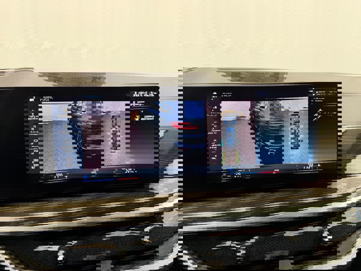 Used 2023 BMW X7 xDrive40i w/ Premium Package image 38