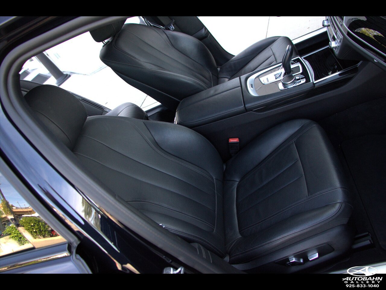 Used 2019 BMW 740i w/ M Sport Package image 37