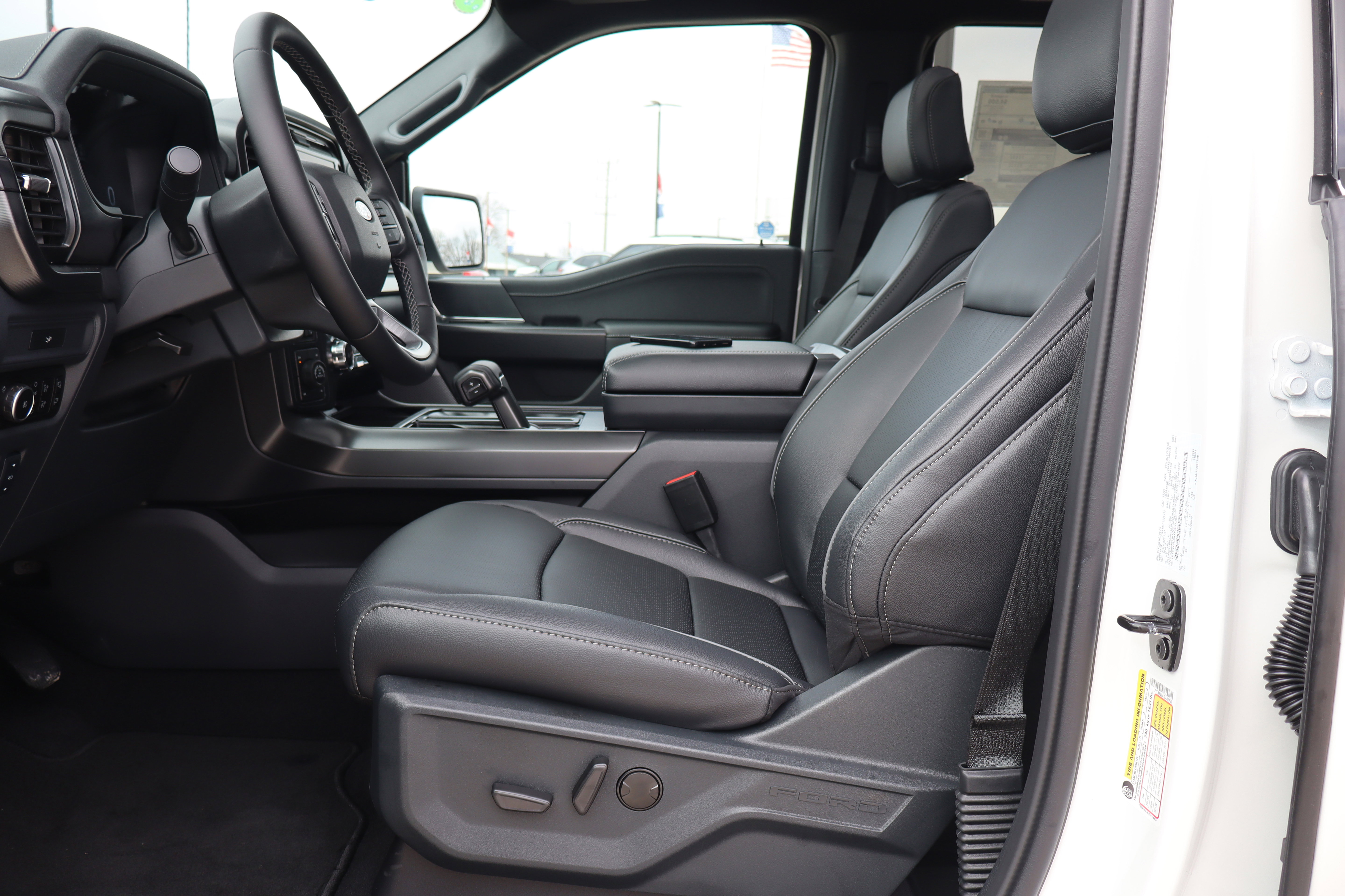 New 2026 Ford F150 Lariat w/ Equipment Group 501A Mid image 9