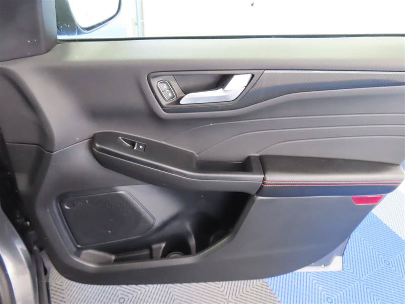 Used 2025 Ford Escape ST-Line FWD image 32