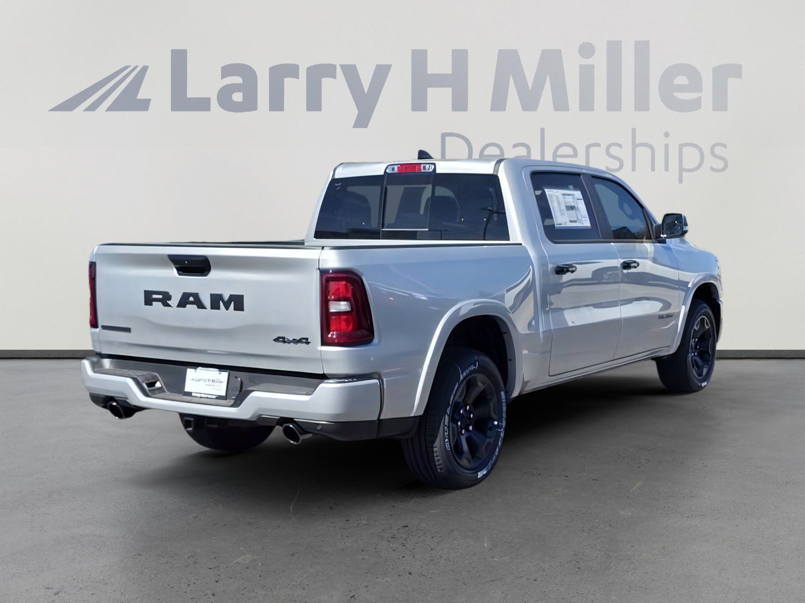 New 2026 RAM 1500 4x4 Crew Cab image 5