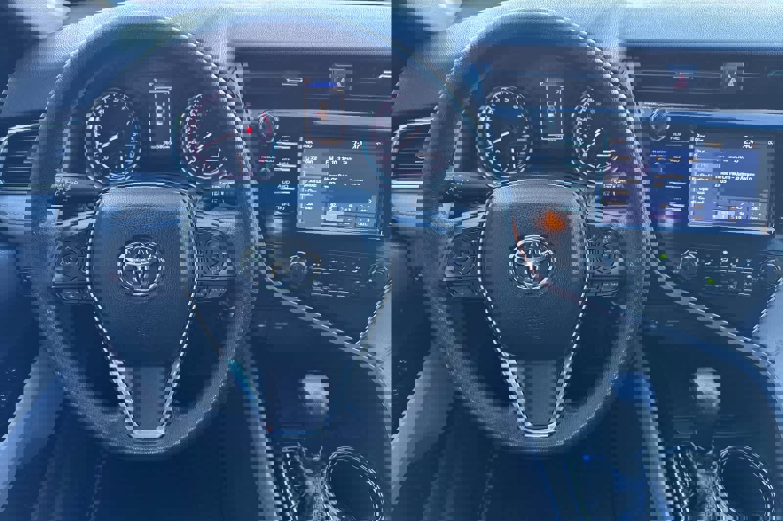 Used 2018 Toyota Camry LE image 14