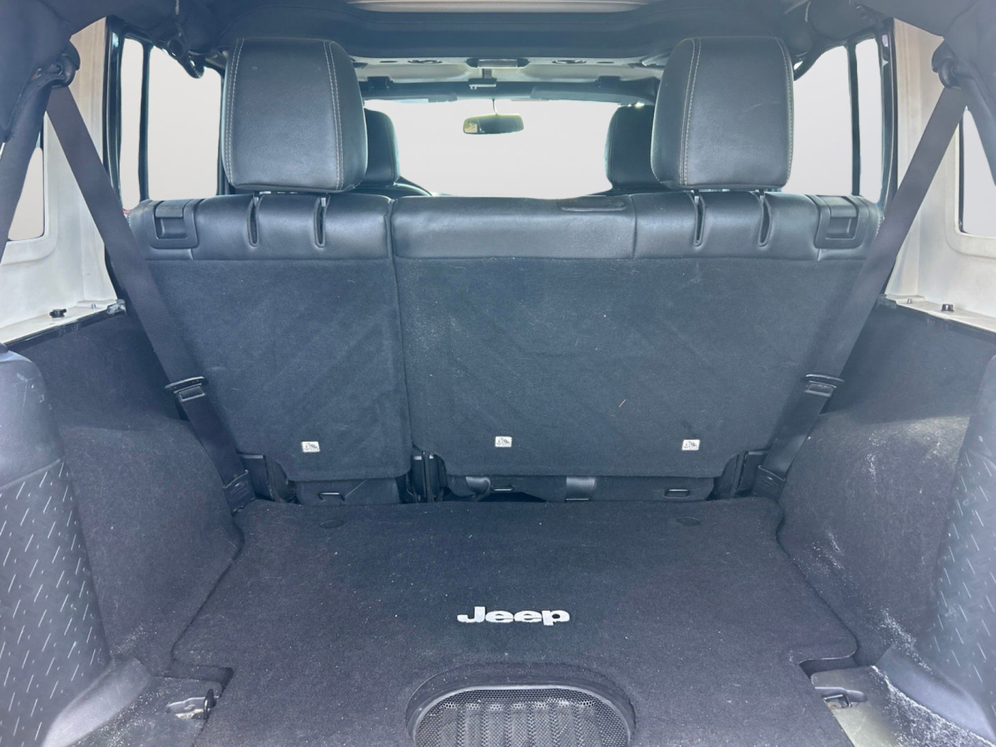 Used 2016 Jeep Wrangler Unlimited Rubicon AWD/4WD image 33