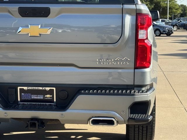 Used 2025 Chevrolet Silverado 1500 High Country AWD/4WD image 7