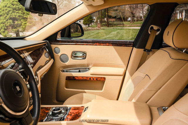 Used 2014 Rolls-Royce Ghost image 47