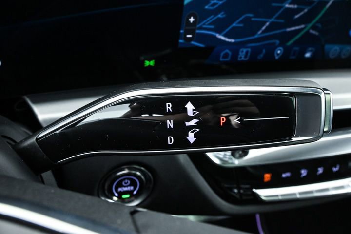 New 2025 Cadillac Lyriq Luxury image 18