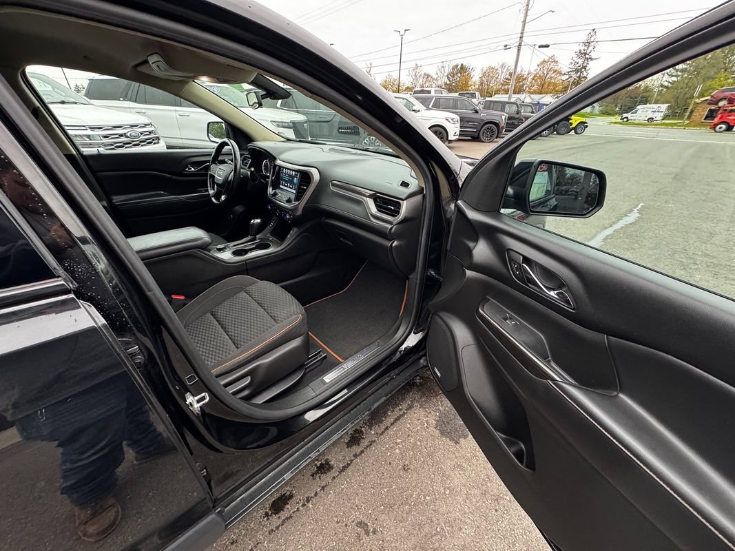 Used 2017 GMC Acadia SLE w/ Driver Alert Package I AWD/4WD image 25