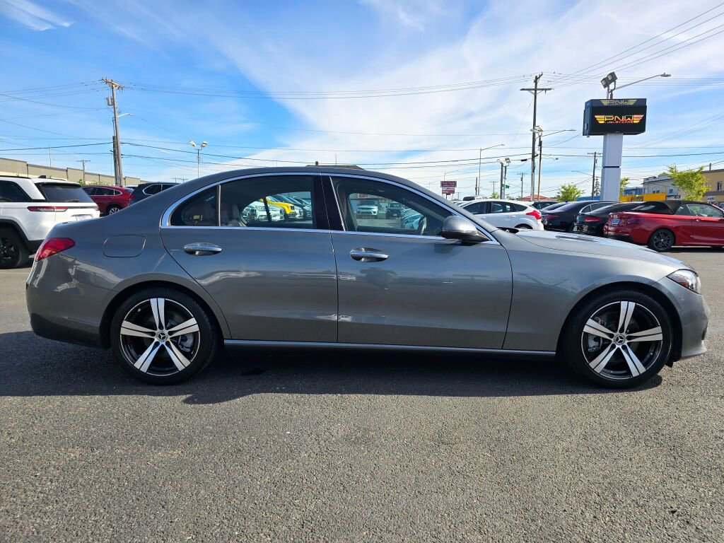 Used 2022 Mercedes-Benz C 300 Sedan image 5