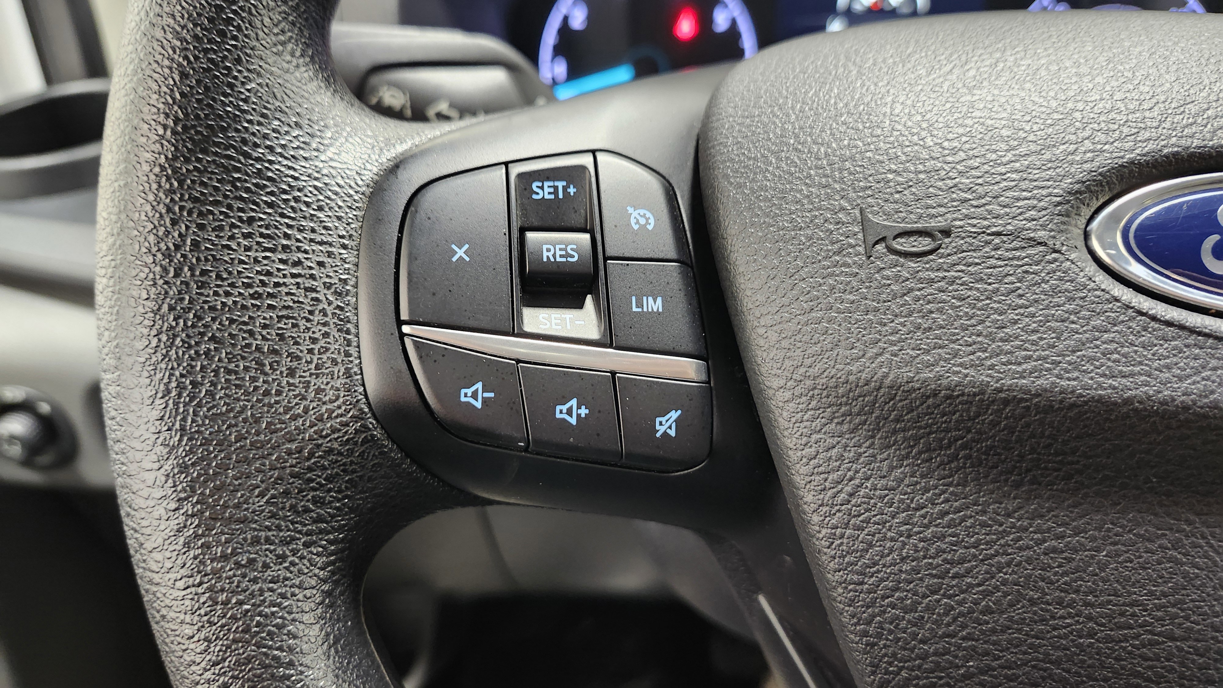 Used 2023 Ford Transit 350 XLT image 36