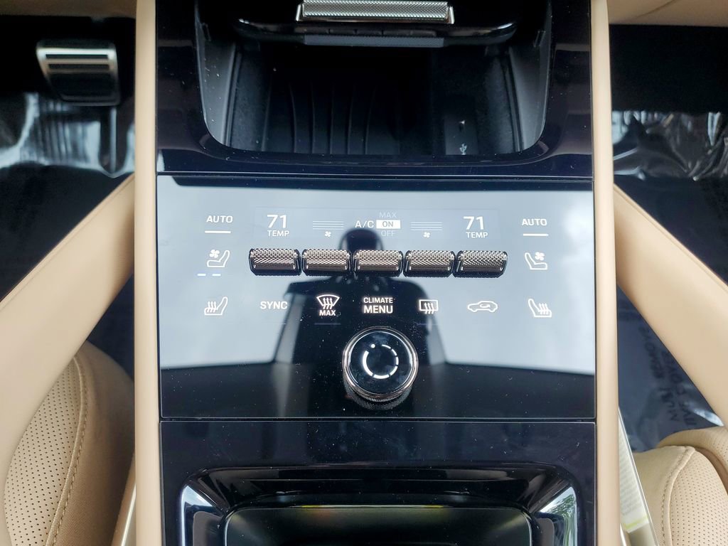 New 2025 Porsche Cayenne Turbo image 15