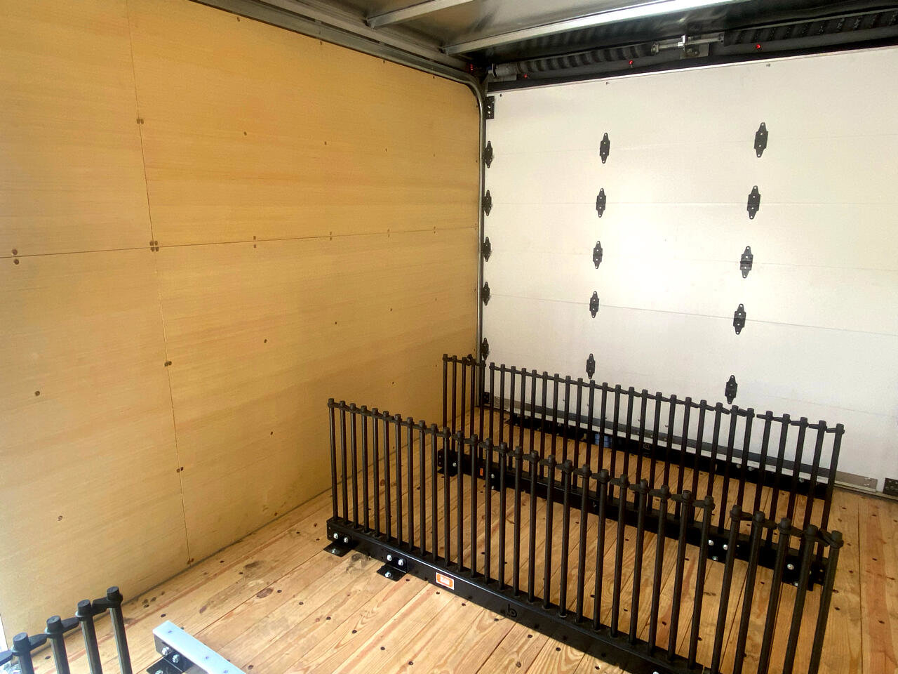 Used 2024 Ford E-350 and Econoline 350 Super Duty w/ Power Windows & Locks Group image 9