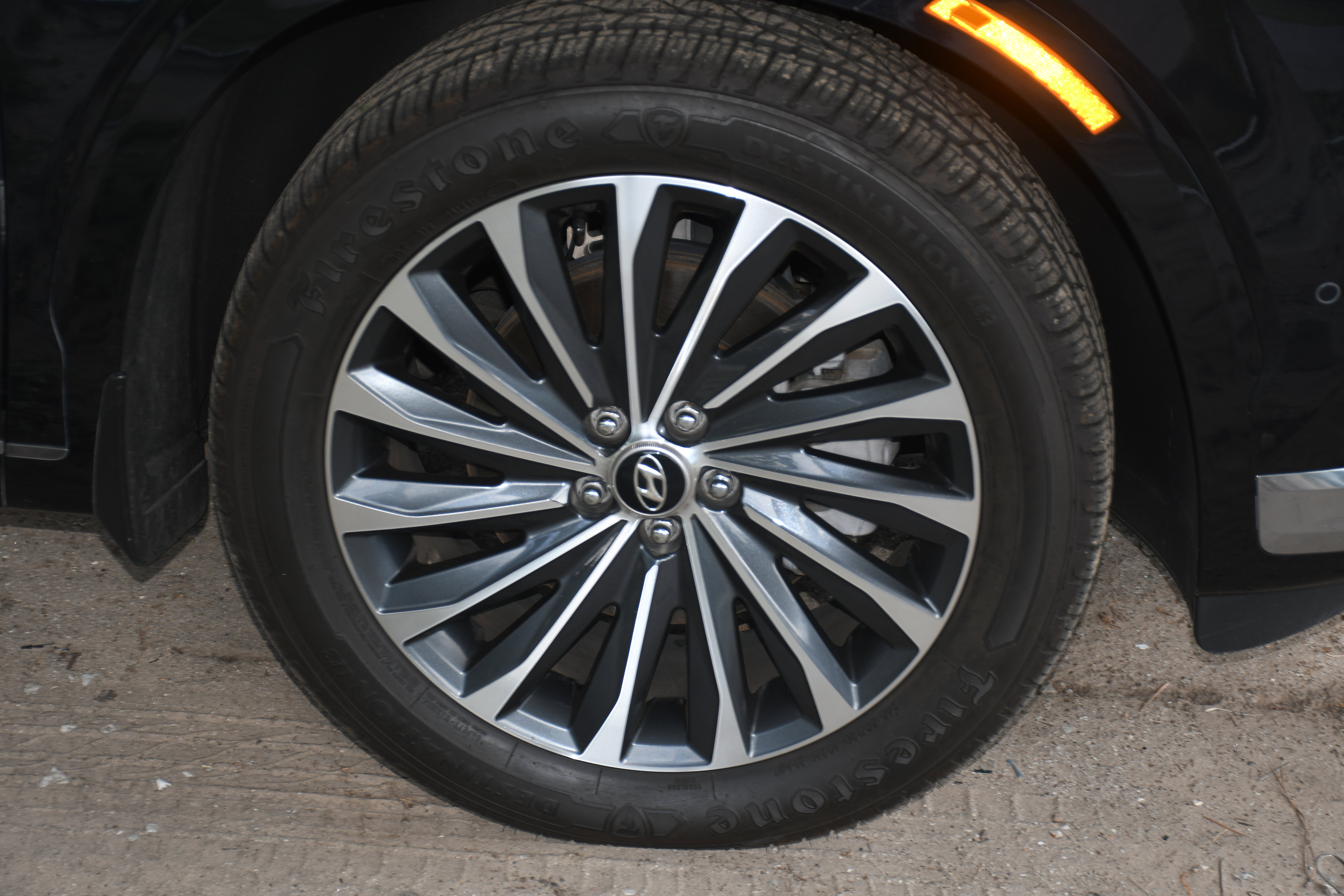 Used 2023 Hyundai Palisade Calligraphy image 24