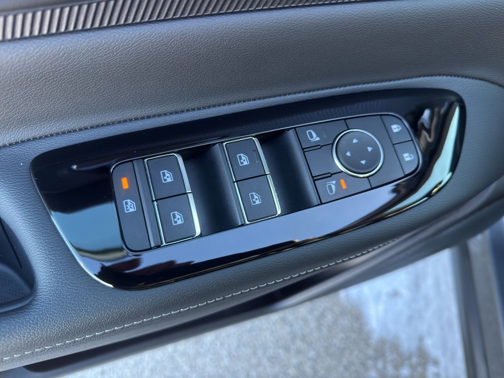 Used 2025 Nissan Murano SV image 13