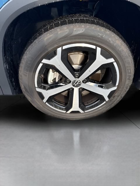 Used 2026 Volkswagen Tiguan SE AWD/4WD image 8