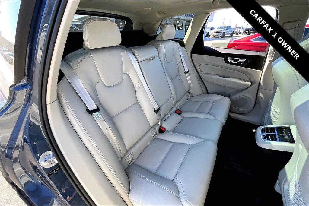 Used 2023 Volvo XC60 B5 Ultimate w/ Climate Package image 24