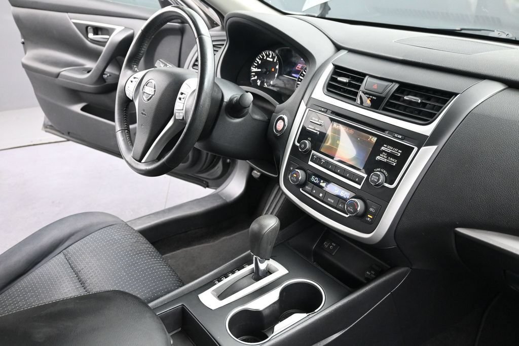 Used 2017 Nissan Altima 2.5 SV w/ Convenience Package FWD image 30