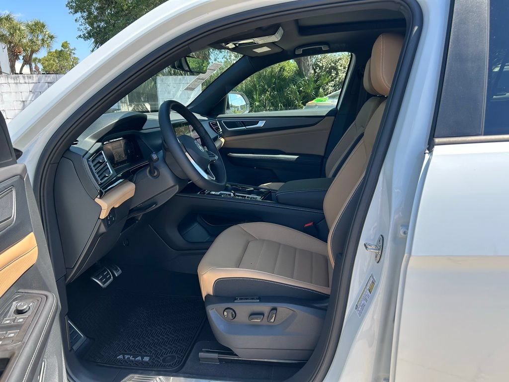 New 2026 Volkswagen Atlas Cross Sport SEL R-Line AWD/4WD image 15